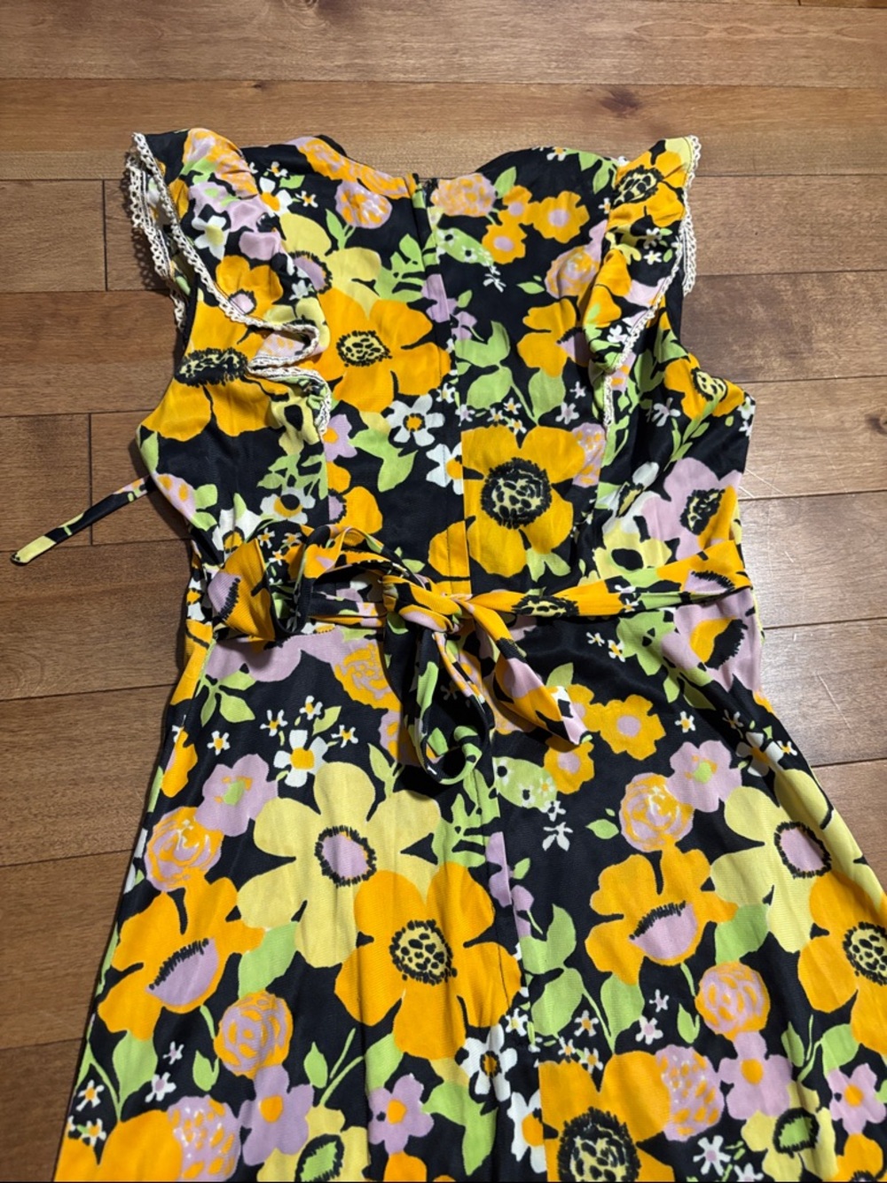 Vintage Bold Floral Maxi Dress with Keyhole Front and Umpire Waist - Picture 8 of 10
